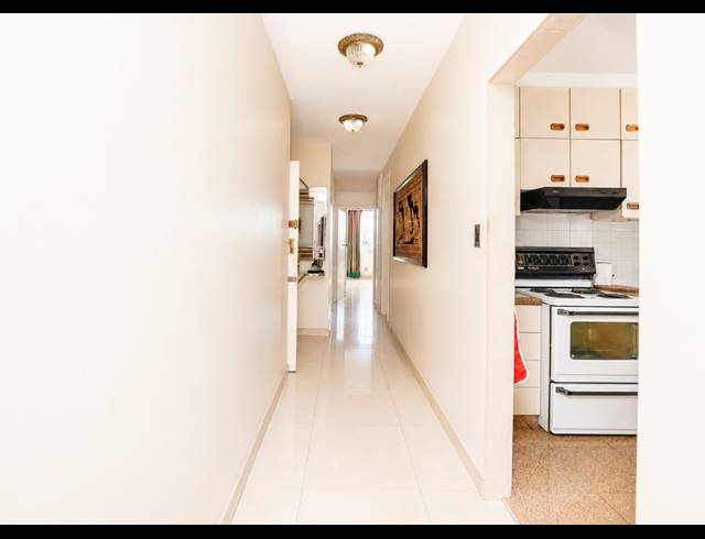 2 BEDROOM APARTMENT FOR SALE IN ESSENWOOD